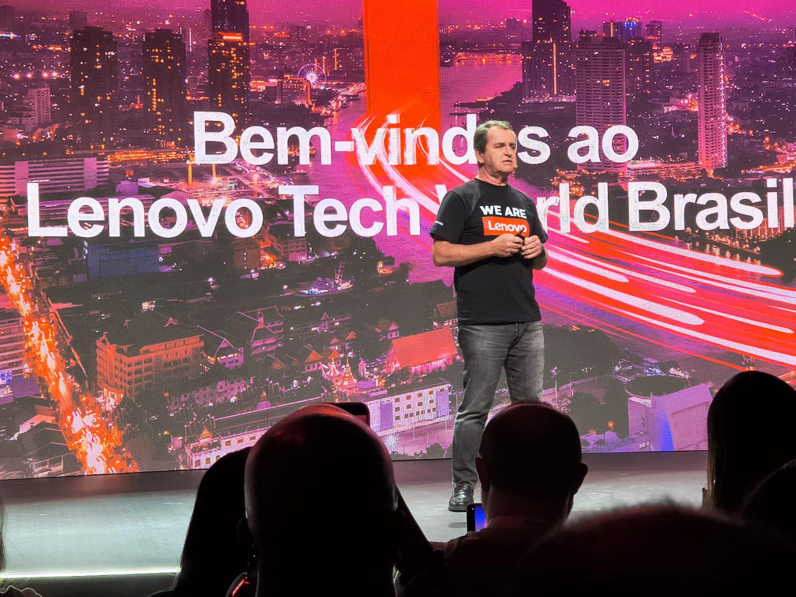 Lenovo aposta na IA híbrida e mostra forte adoção de agentes na América Latina