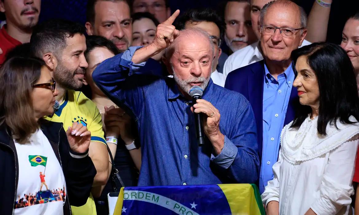 Lula quer IA brasileira para reduzir dependência tecnológica dos EUA e da China
